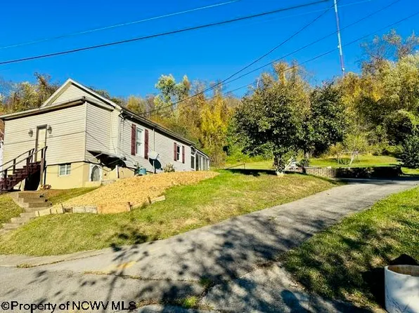 950 Delaware Ave, Clarksburg, WV 26301