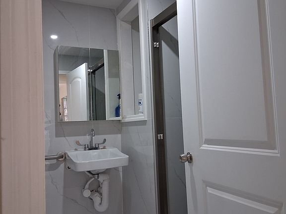 4th image of 3224 Fulton St Unit 1