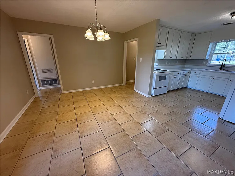 113 Lori St — Photo 12