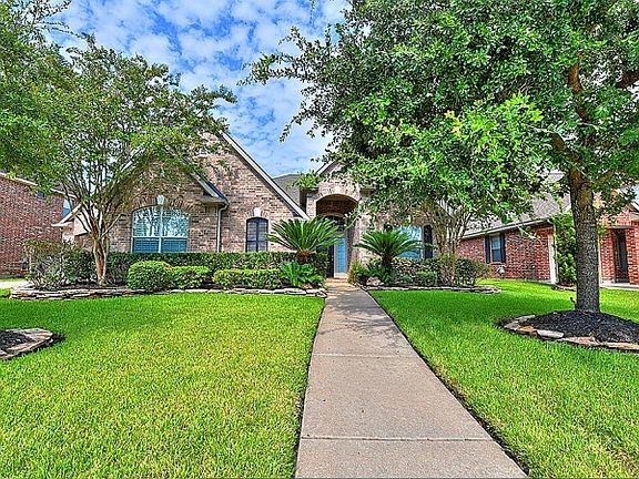 2nd image of 8523 Star Hollow Ln