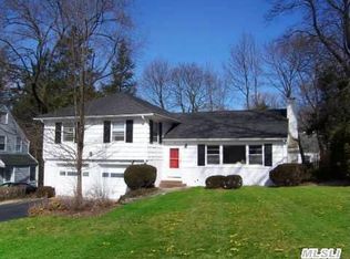 19 Monfort Rd, Port Washington, NY 11050