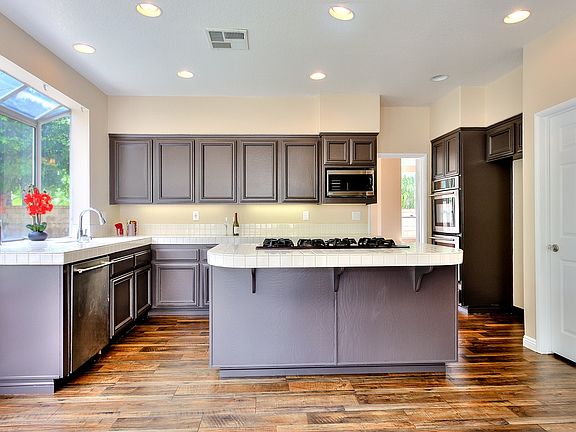 4th image of 891 S Parkglen Pl