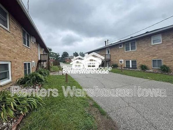 114 NW College Ave #2