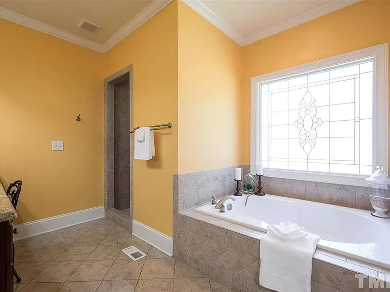 1530 Raven Wood Dr — Photo 7