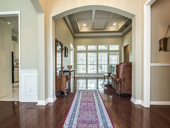 3rd image of 613 Royal Ln