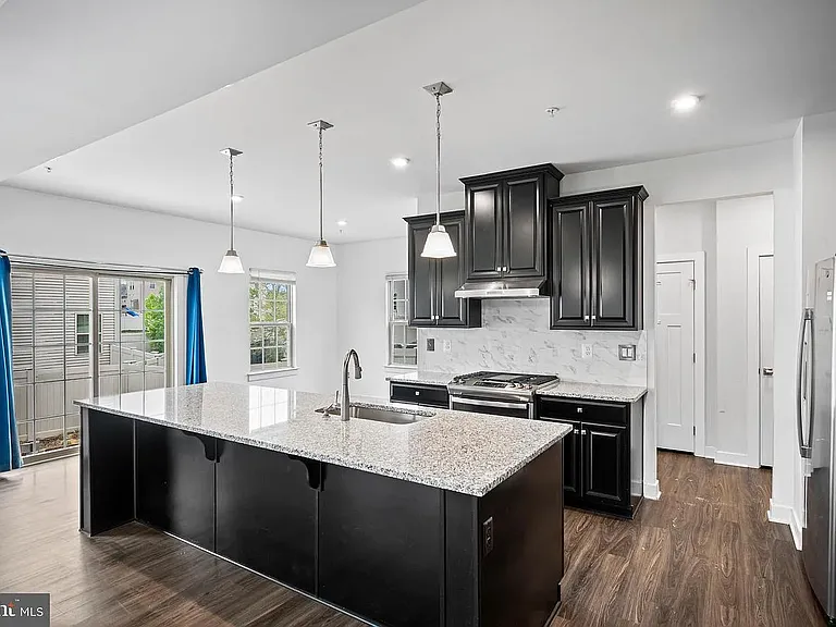 8225 E Branch Dr — Photo 3