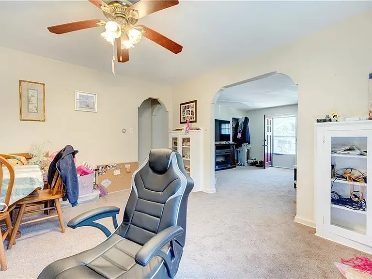 364 Questend Ave — Photo 4