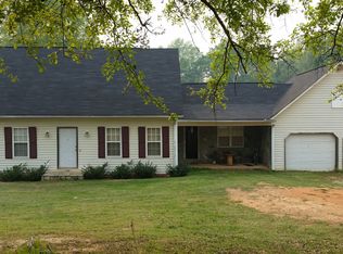 105 Peanut Rd, Woodruff, SC 29388