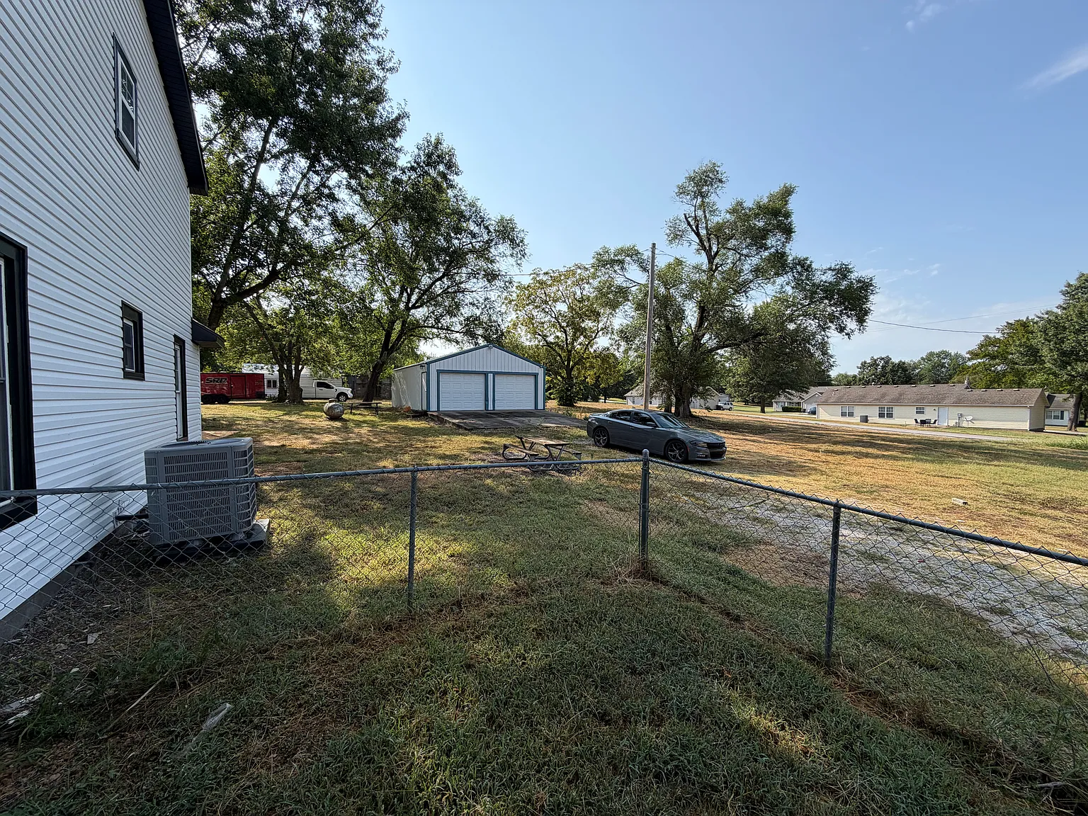 2 bed, 1600 sqft, $1,600 — Photo 3