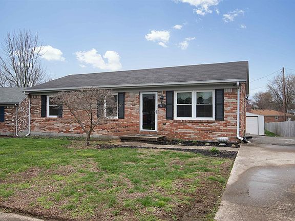 3rd image of 713 Hickory Hill Dr