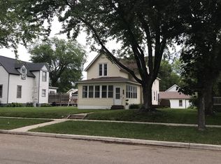 614 W Lyon St APT 3, Marshall, MN 56258