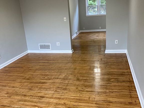 3rd image of 2223 Bond Ave