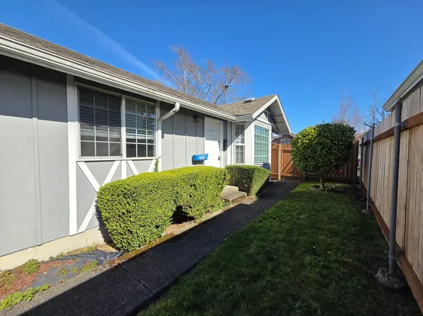 908 N Grant Ave #A, Tacoma, WA 98403