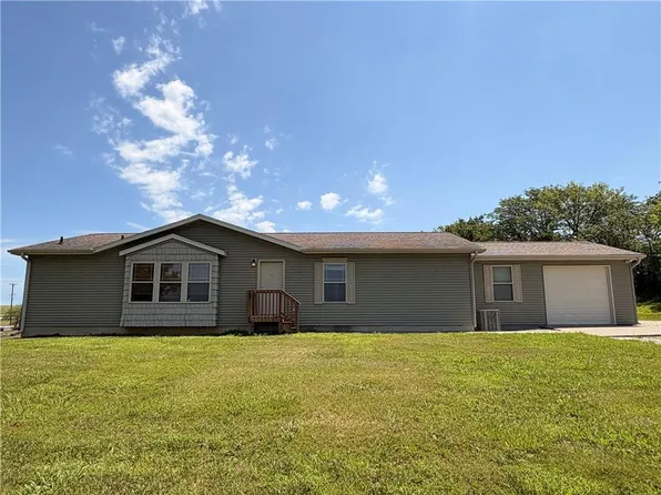 13520 S Sam Moore Rd, Lone Jack, MO 64070