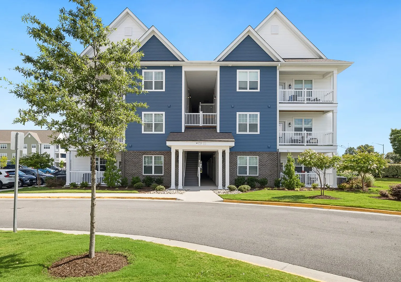 Like-new 2 bedroom, 2 bathroom condo in the desirable Spence Crossing community! — Photo 2