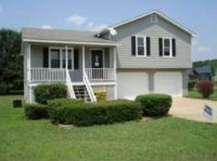 12 Trappers Cv, Euharlee, GA 30145