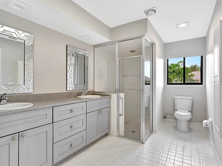 121 Prestwick Cir — Photo 40
