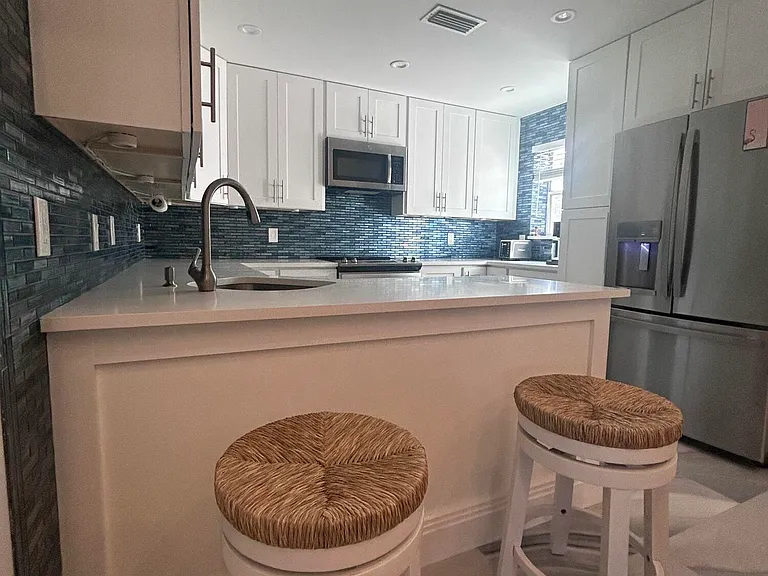 Fairway Dr N — Photo 3