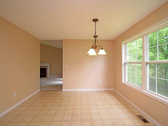 5th image of 25110 Apple Blossom Dr