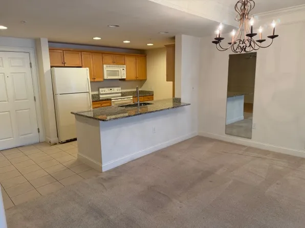 1214 Emerald Ct Unit 1214, Tewksbury, MA 01876