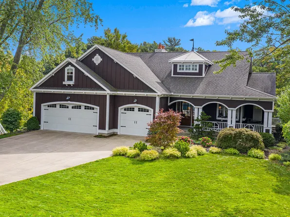 15712 Willows Dr, Spring Lake, MI 49456
