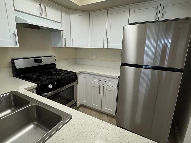 1122 Linden Ave #3 — Photo 8