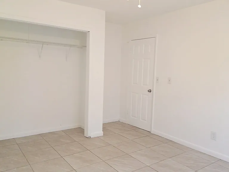 2808 Navajo Ave — Photo 4