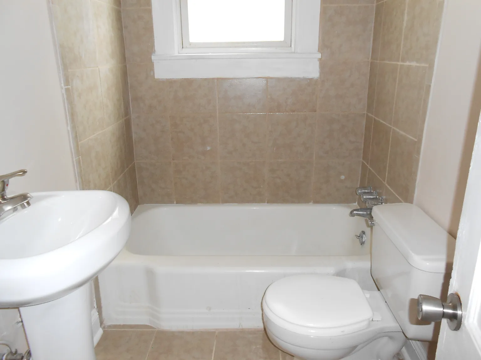 1 bed, 800 sqft, $895 — Photo 3