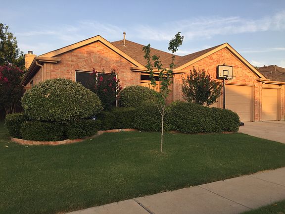 2nd image of 1326 Periwinkle Dr