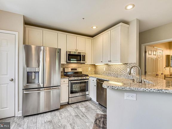 4th image of 43114 Watercrest Sq Unit 205