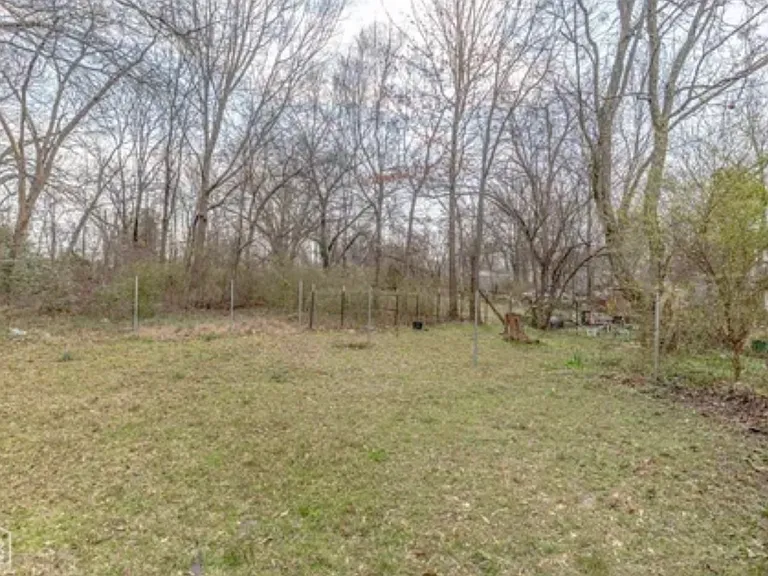 1606 Sycamore St — Photo 13
