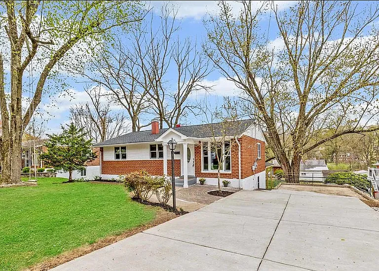 6371 Edsall Rd — Photo 3