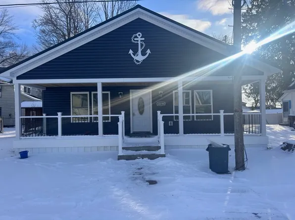 12288 Comstock St, Conneaut Lake, PA 16316