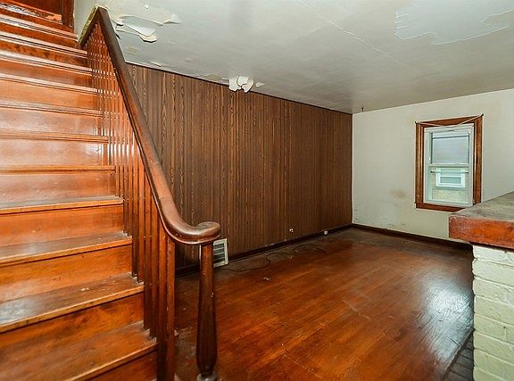 3rd image of 3123 Charles St
