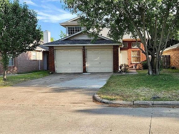 2nd image of 823 Prairie Creek Dr