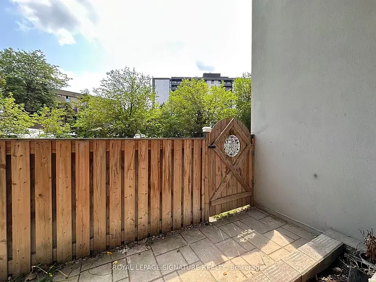 2121 Roche Ct #109 — Photo 28