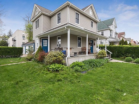 2nd image of 104 N Forest Ave