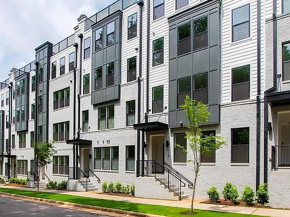 2nd image of 119 N Franklin St #100