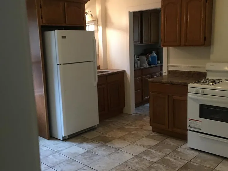 148 Walnut St #1 — Photo 5