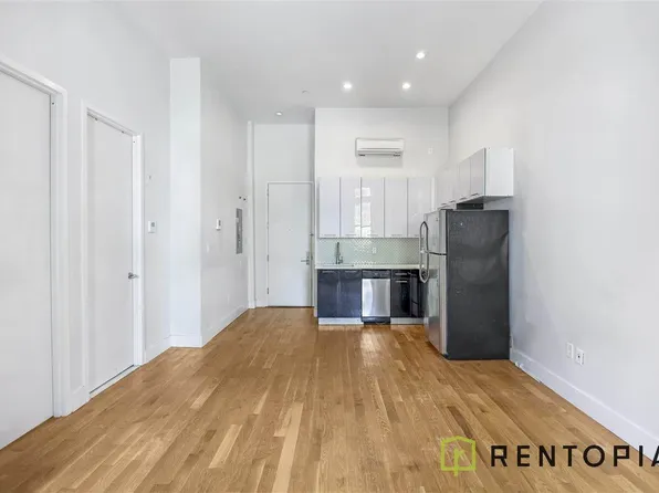 105 Vanderveer Street image 1 of 8