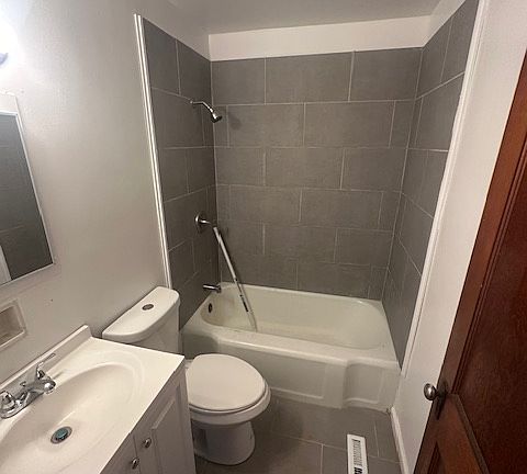 2nd image of 4 Brown Ct #1-619