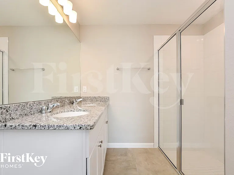 610 Lindbergh Way — Photo 9