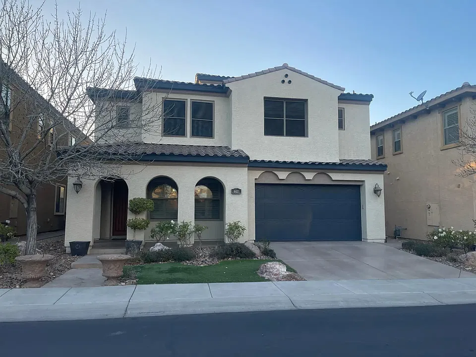927 Via Canale Dr
