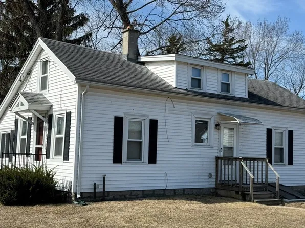 185 West St, Ludlow, MA 01056