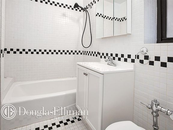 5th image of 222 E 35th St #1B