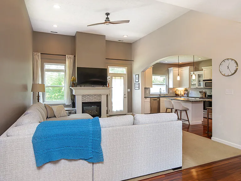 38 Golden Tree Ln — Photo 5