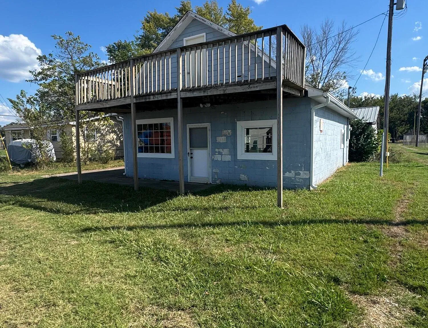 2 bed, 1.0 bath, 948 sqft, $950 — Photo 2