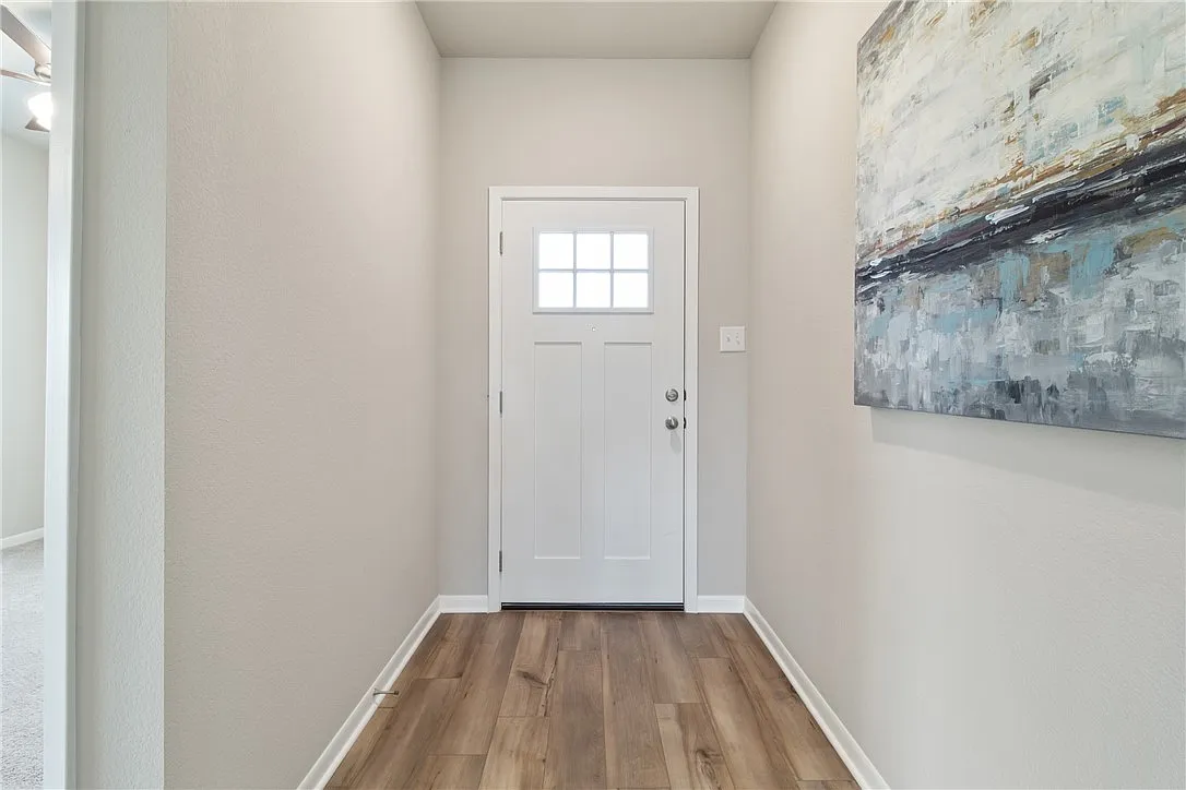 3 bed, 1404 sqft, $2,200 — Photo 3
