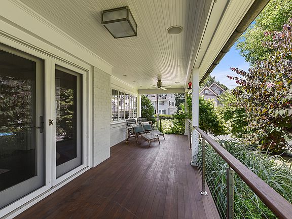 472 Manor Lane