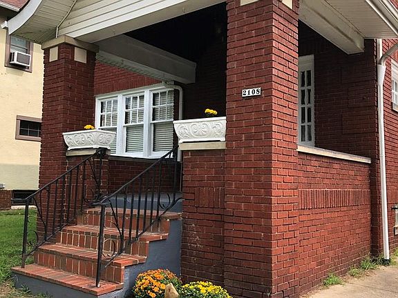 2nd image of 2108 Waller St